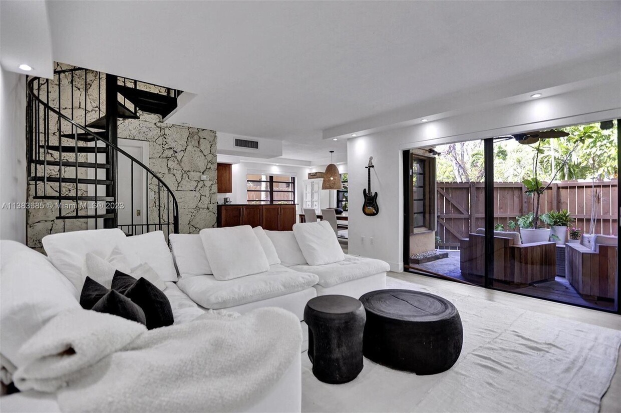 Foto principal - 2979 Bird Ave