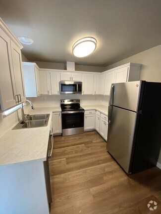 Building Photo - 3417 Cascade Loop