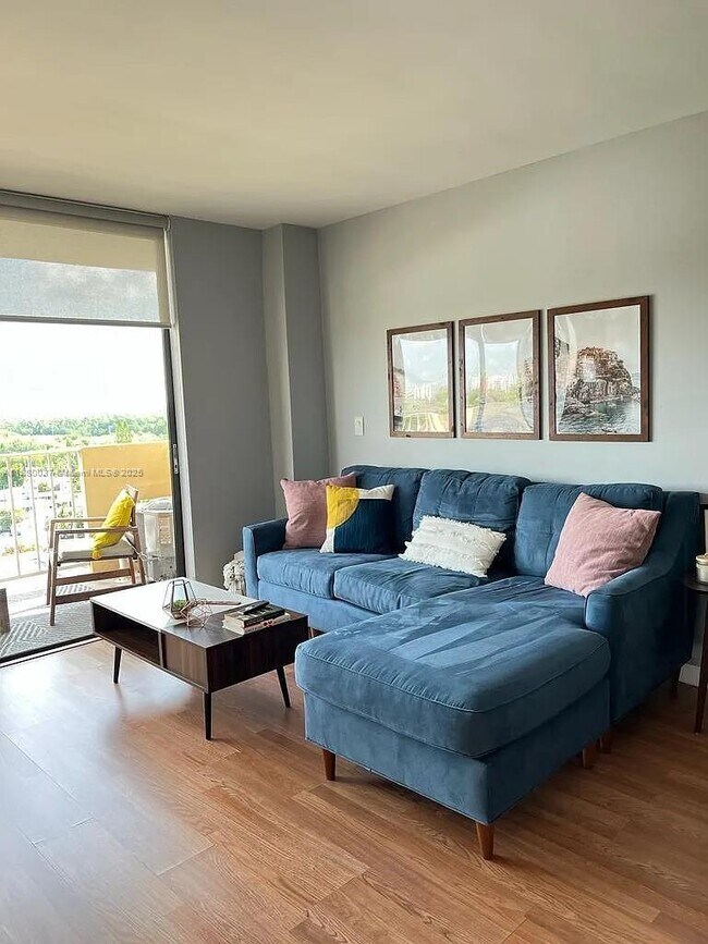 Foto del edificio - 2350 NE 135th St