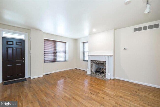 Foto del edificio - 4325 Terrace St