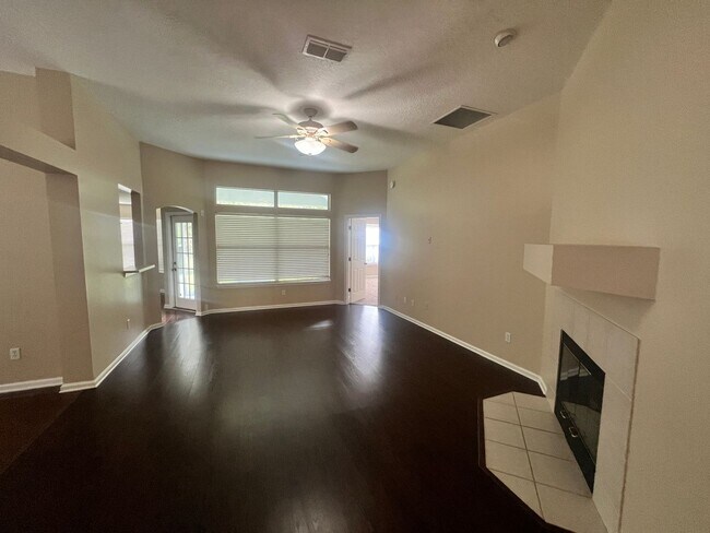 Building Photo - Outstanding 3/2 in Julington Creek Plantat...