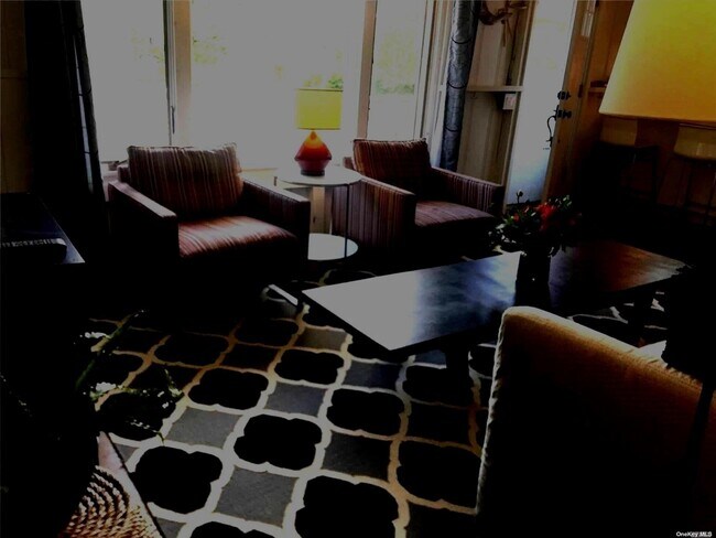 Foto del edificio - 80 Pond Rd