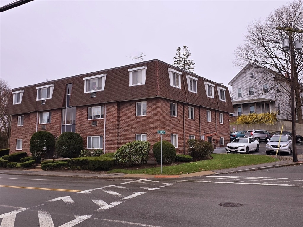 725 Broad St Unit 10, Weymouth, MA 02189 Room for Rent in Weymouth