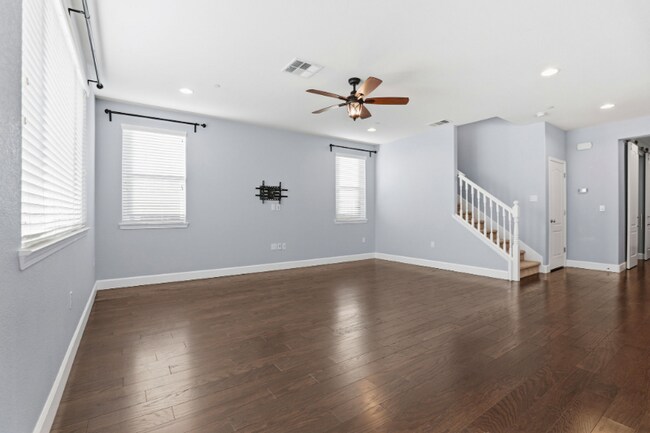 Foto del edificio - 1818 Tarragon Dr