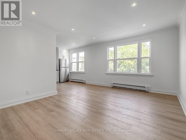 Photo du bâtiment - 8 Markdale Ave