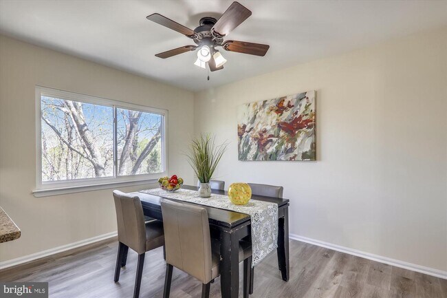 Foto del edificio - 2100 Willowtree Ln