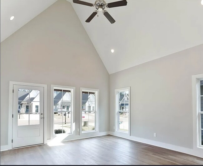 Foto del edificio - 1073 Burrow Cir