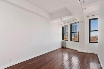 Building Photo - 315 7th Ave