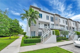 Building Photo - 6310 NW 103rd Pl