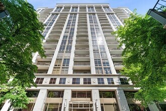 Building Photo - 1335 S Prairie Ave