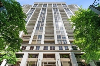 Building Photo - 1335 S Prairie Ave