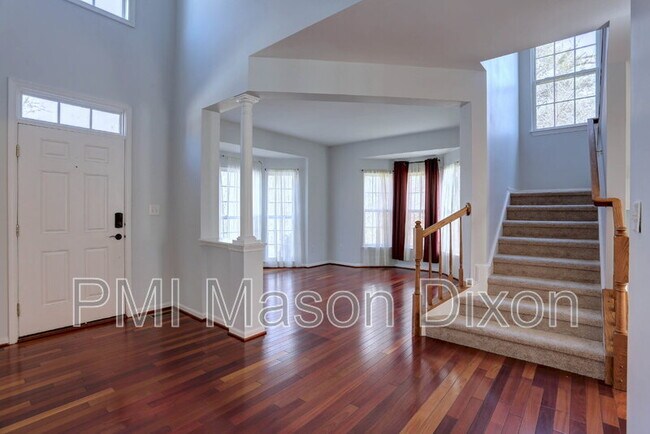 Foto del edificio - 7232 Lyndsey Way