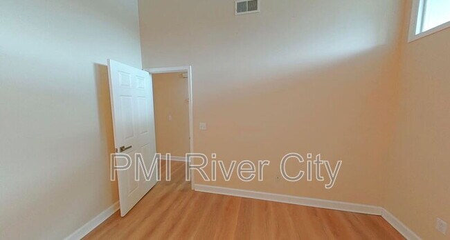 Foto del edificio - 502 Tidal Wave Ln