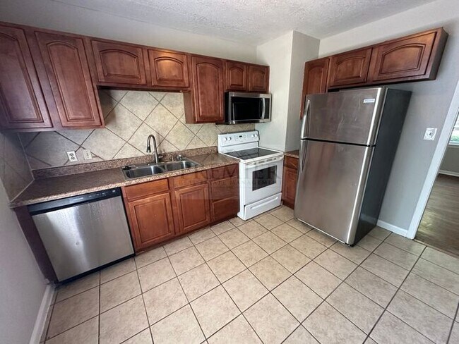 Foto del edificio - 613 N Sunset Dr