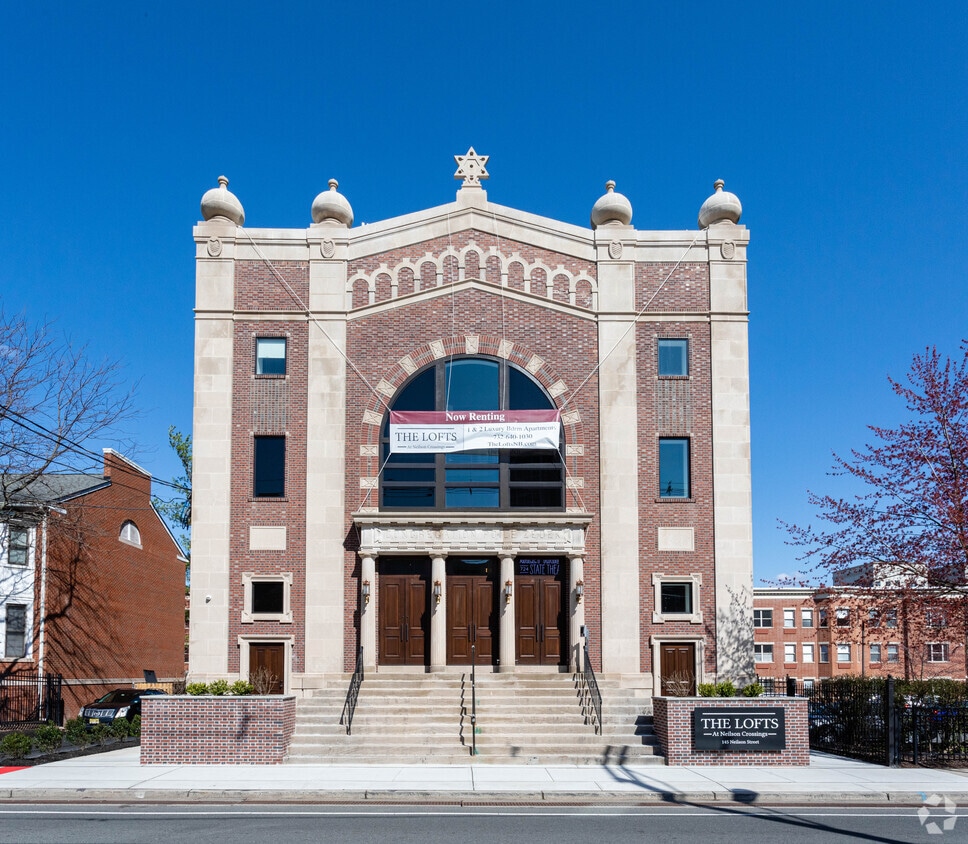 Building Photo - Neilson Crossing