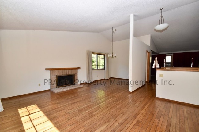 Building Photo - 56 Plata Ct