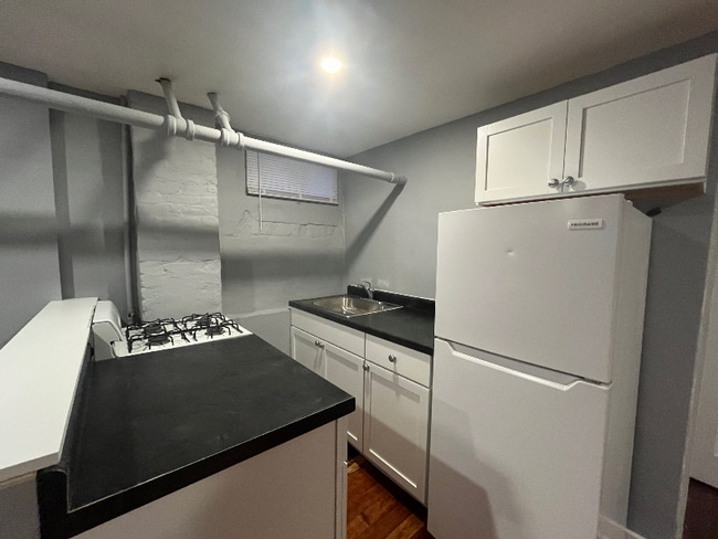 Foto del edificio - 1830 N Oakland Ave