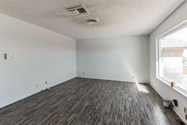 Foto del edificio - 1333 S Yorktown St