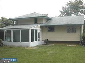 Building Photo - 713 Trudy Ln