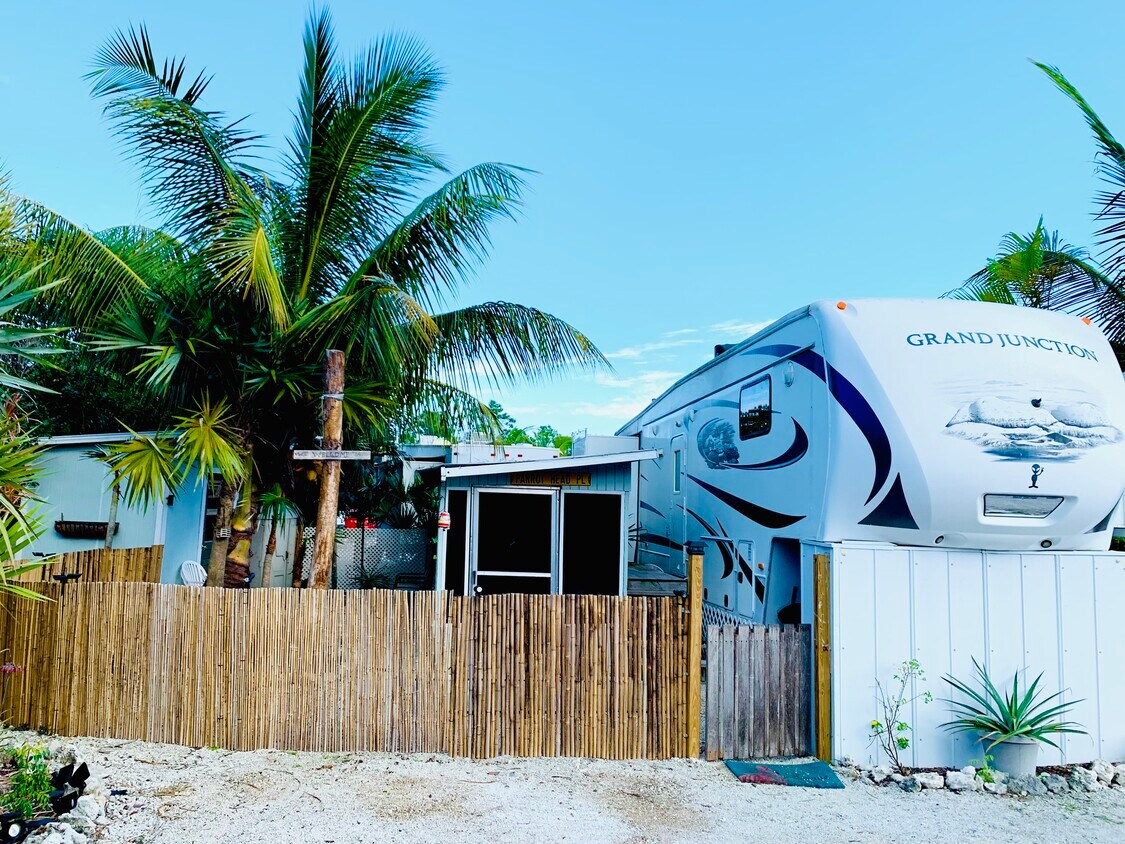 Primary Photo - 29859 Overseas Hwy