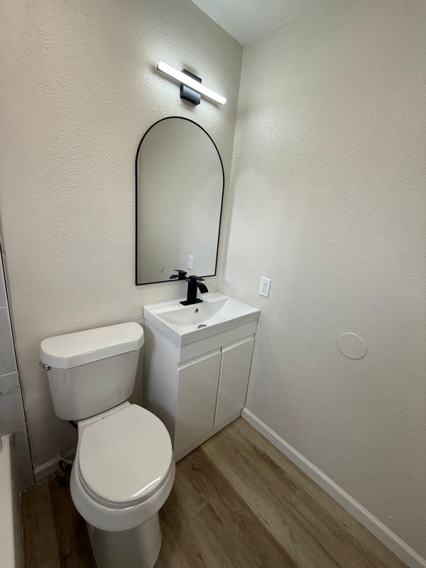 Foto del edificio - 347 Ware Blvd