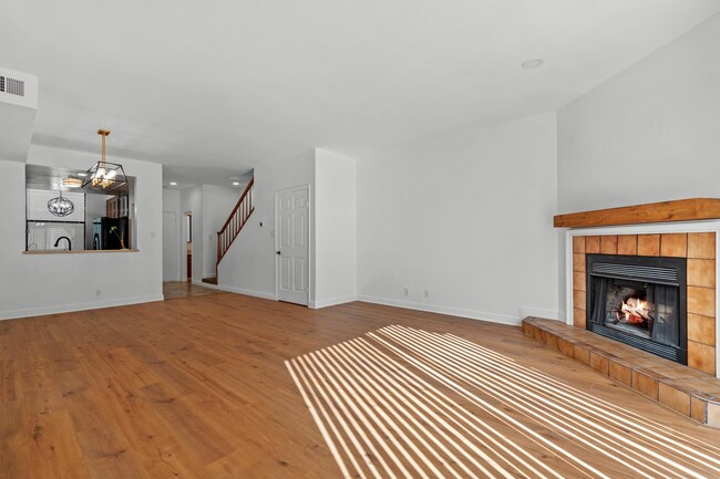 Building Photo - 225 E Santa Inez Ave
