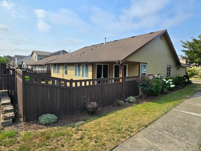 Building Photo - 9006 Buttercup St SE