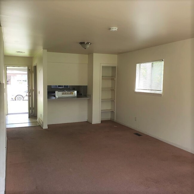 Living Room to Front Door - 1632 Greencrest Ave