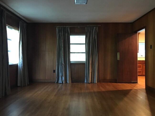 Building Photo - Old House Charm in Heart of Baton Rouge