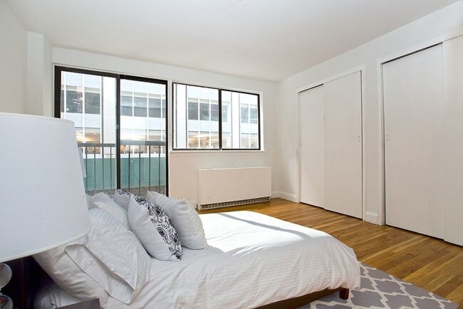 Building Photo - 135 E 54th St