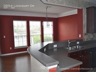 Foto del edificio - 3954 Lionheart Dr