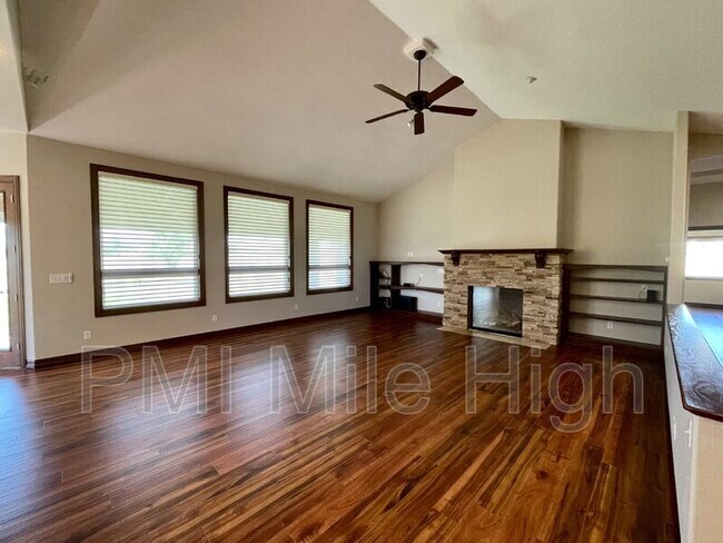 Building Photo - 8025 W 106th Ave