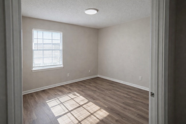 Interior Photo - Heritage Oaks @ Navco