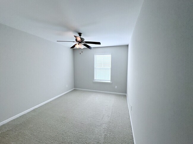 Foto del edificio - 126 Heritage Pl Dr