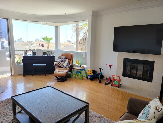 Living oom - 11743 Kiowa Ave