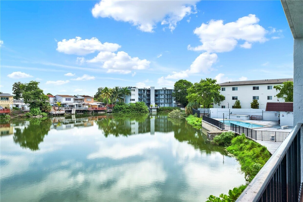 Foto principal - 1335 W 68th St