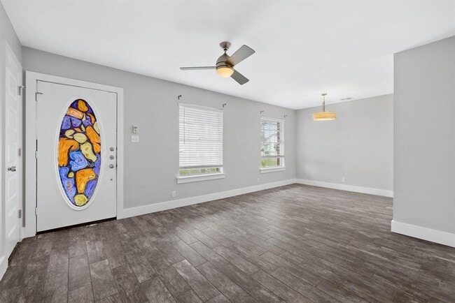 Foto del edificio - 3910 Hillside Dr