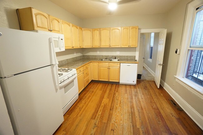 Building Photo - 336 Inca St