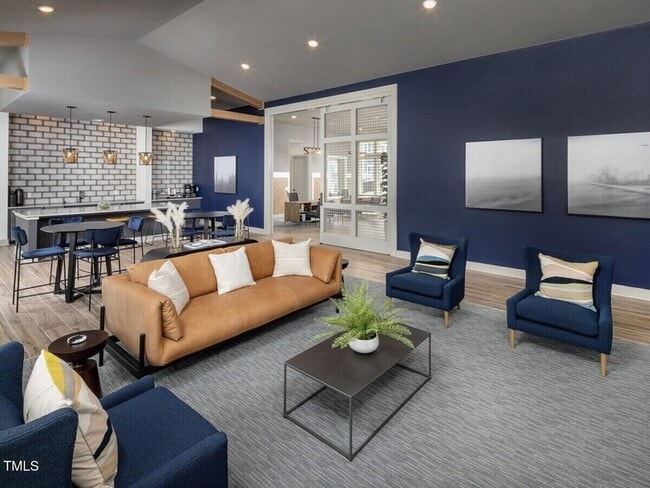 Foto del edificio - 3520 Pinetree Grv Ln