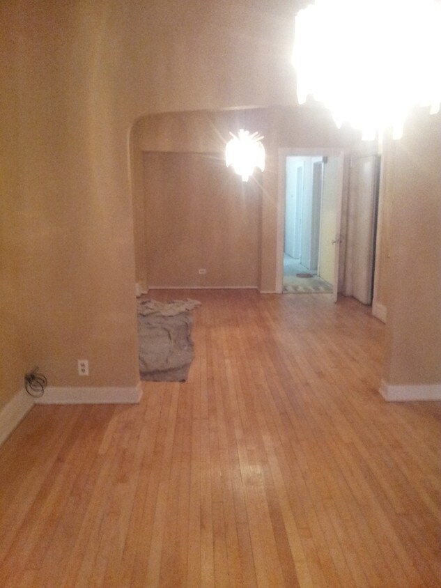 Primary Photo - 2990 N Milwaukee Ave