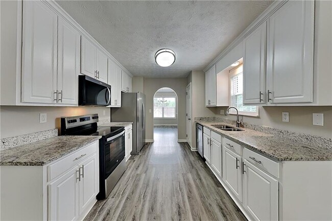 Foto del edificio - 658 Castlebrooke Way SE