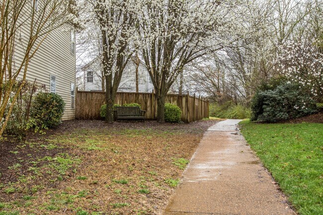 Building Photo - 7027 Penbrook Dr