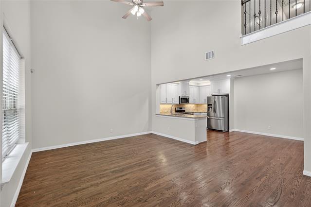 Foto del edificio - 4221 Blackjack Oak Dr