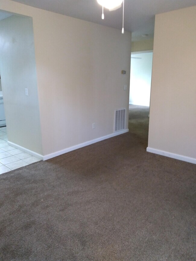Foto del edificio - 211 N Greenbriar Rd