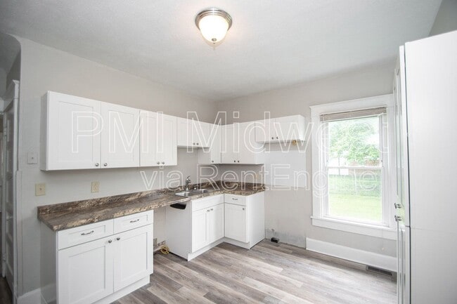 Building Photo - 1543 E Ohio St