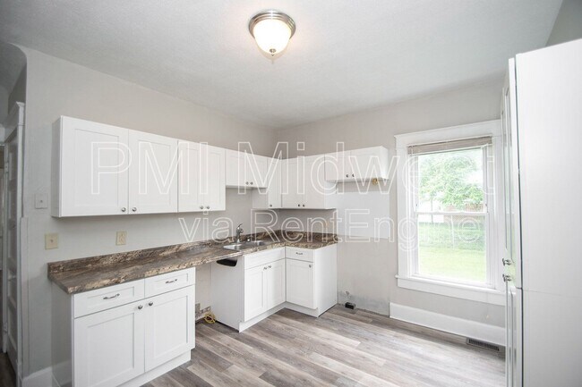 Foto del edificio - 1543 E Ohio St