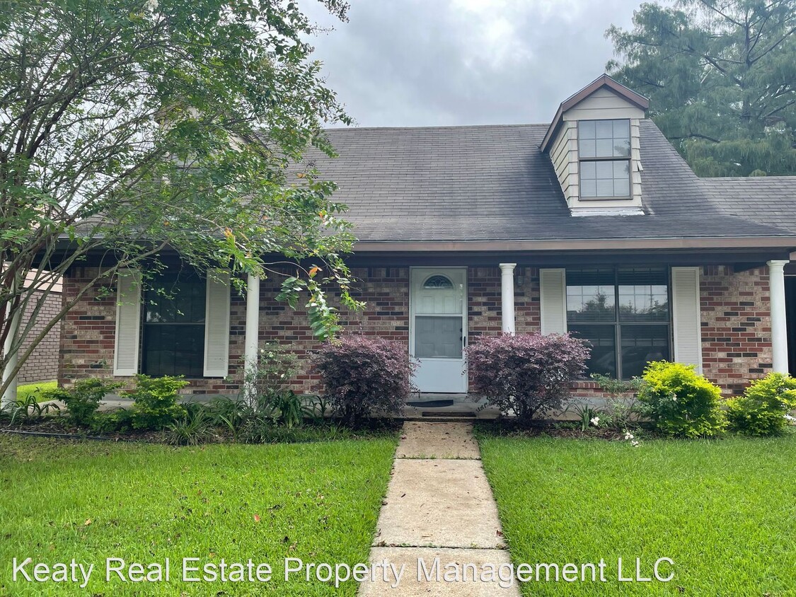 Primary Photo - 4 br, 2 bath House - 302 Marseilles