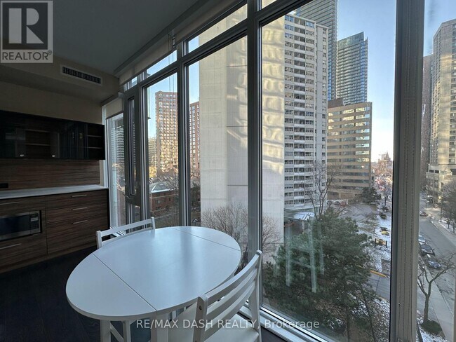 Photo du bâtiment - 75-675 St Nicholas St