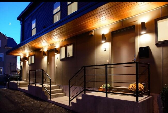 Apartment entrances - 1261 N Main St