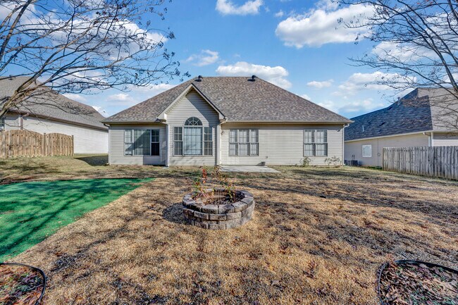 Building Photo - 237 Camden Lake Dr